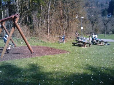 Erholung auf Schietinger Spiel- und Grillplatz.